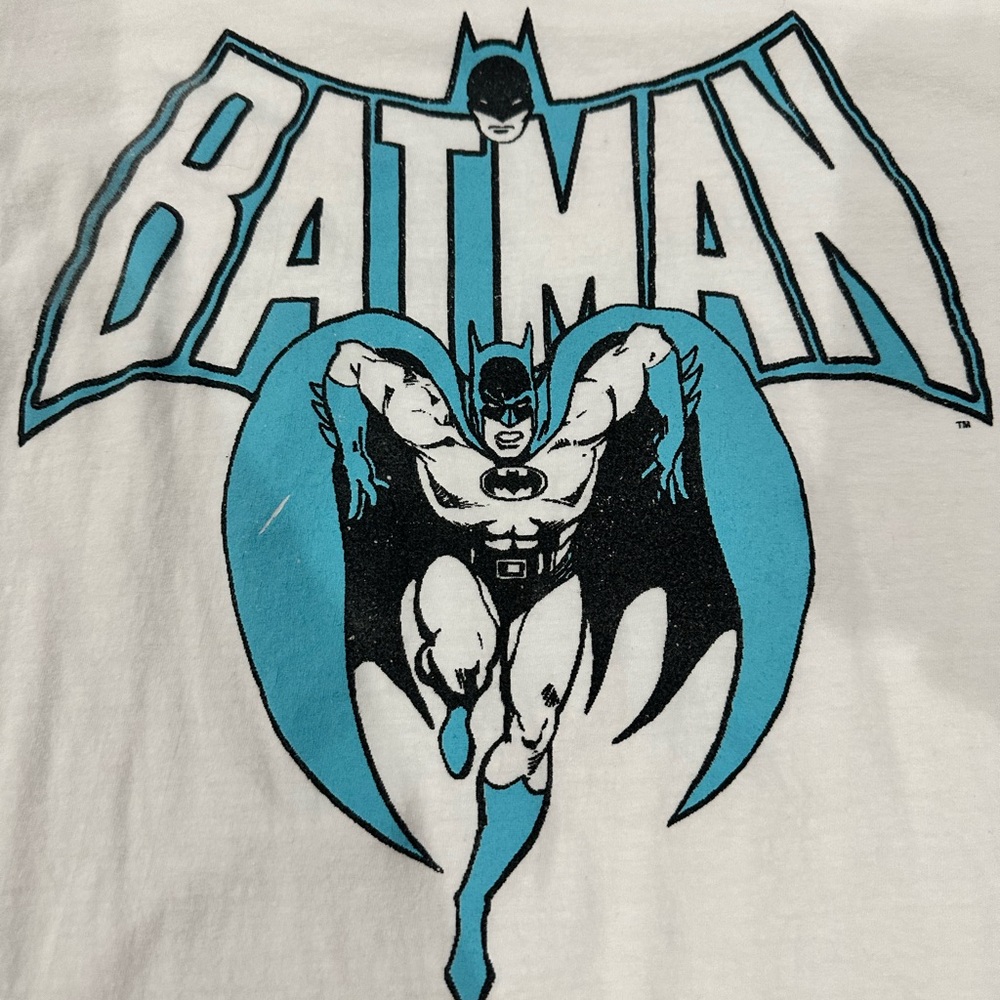 Men’s white Batman tshirt. Size medium